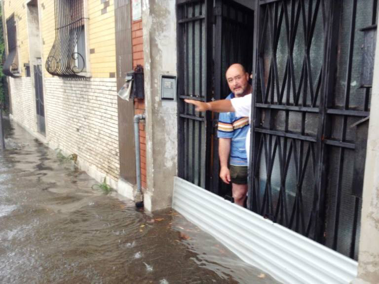 Door guard in action 1