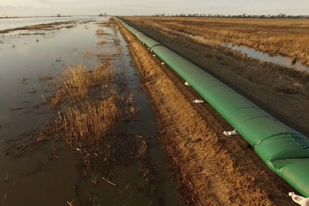 IMAGE inflatable flood defences